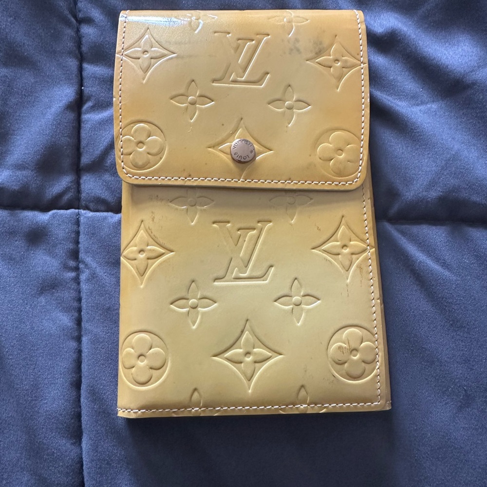 Louis Vuitton Cream Leather Wallet